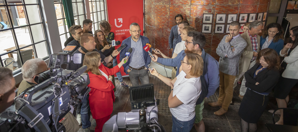 participants of the press breakfast during a briefing with the media