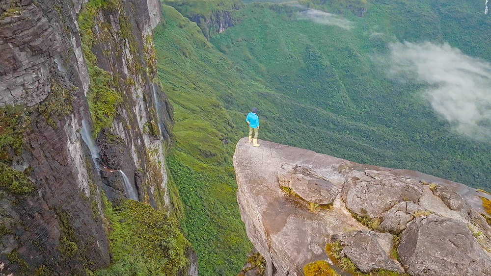 Philippe Kok on top of Roraima-tepui